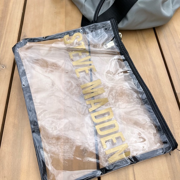 STEVE MADDEN Grey Nylon and Black Leather Duffle Bag with Gold Hardware - Picture 5 of 14